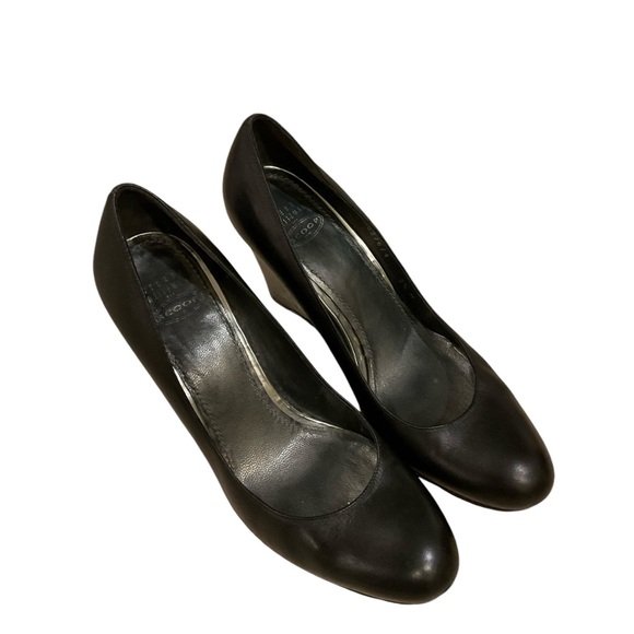 Stuart Weitzman wedge scoop pumps - Picture 2 of 7